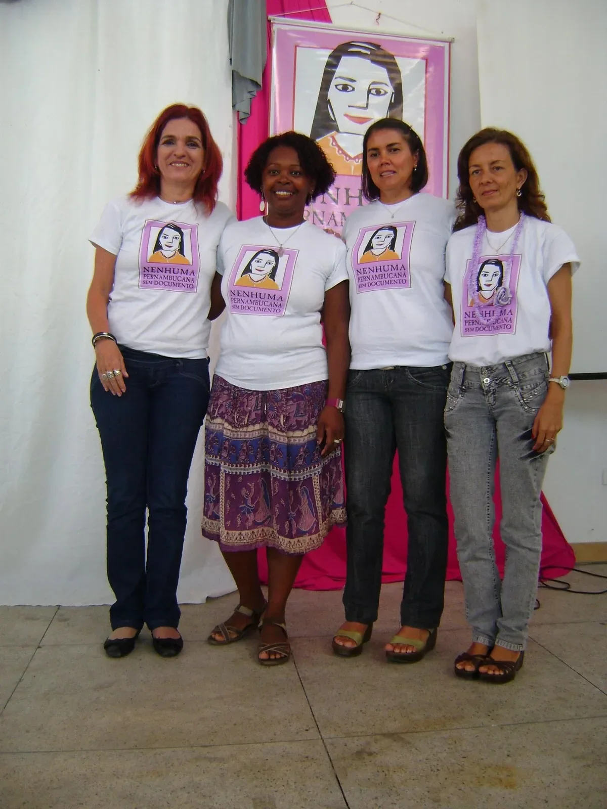 Participantes com materiais do projeto Nenhuma Pernambucana Sem Documento