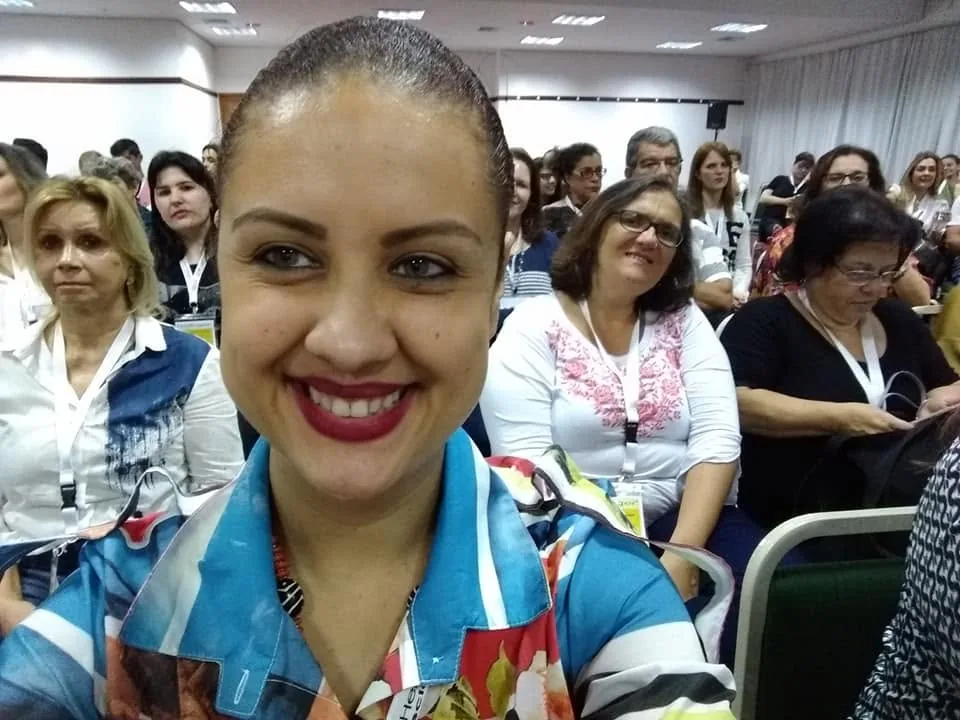 Dra. Vanessa Paiva durante a Formação para Constelador