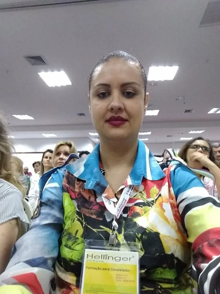 Dra. Vanessa Paiva durante formação em Constelações Familiares